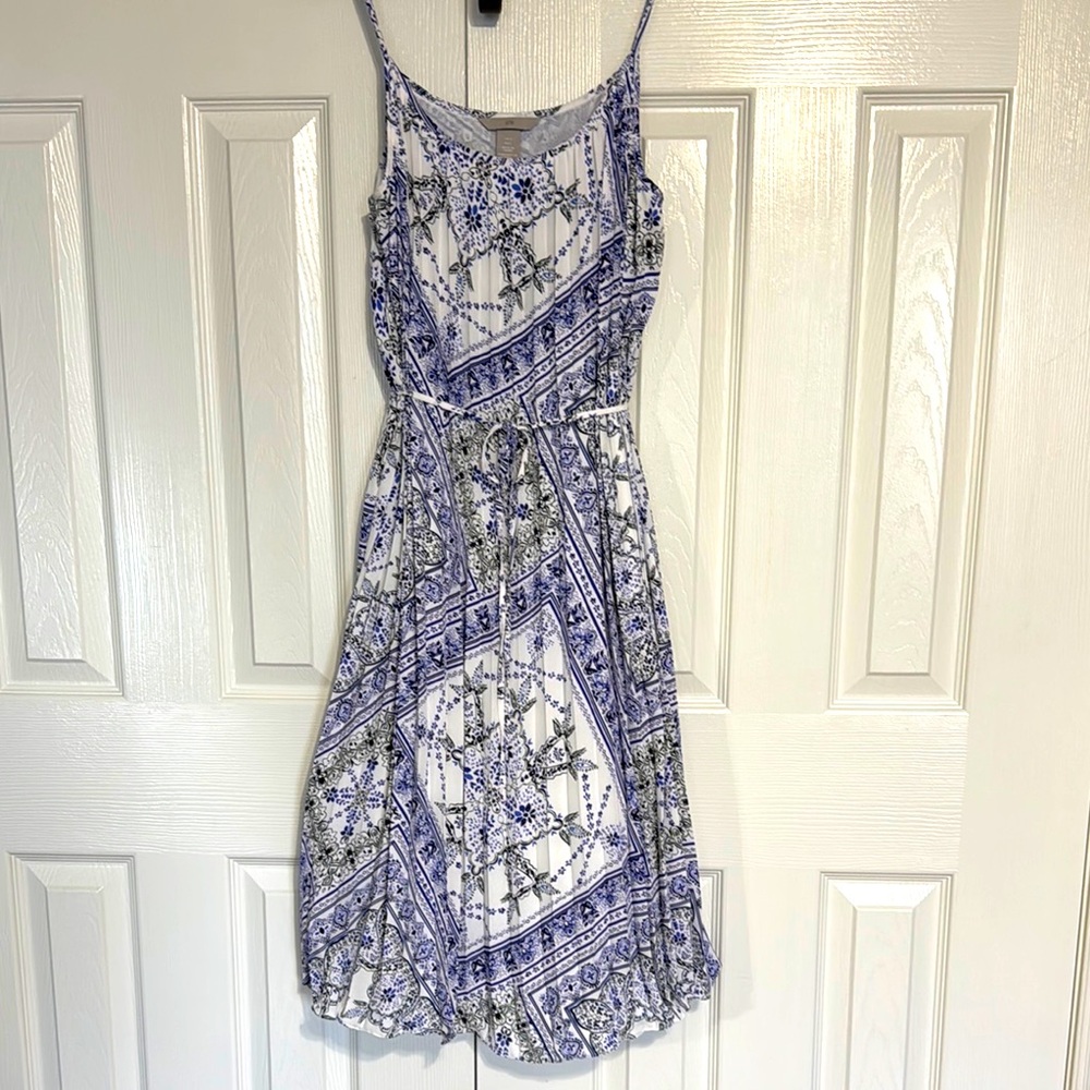 2 for $20✨NWOT - H&M Blue and White Pleated Dress | Size Small - Picture 2 of 6